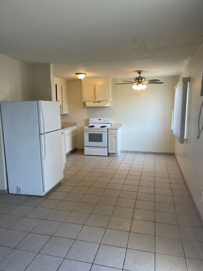 Building Photo - 4340 Clay St