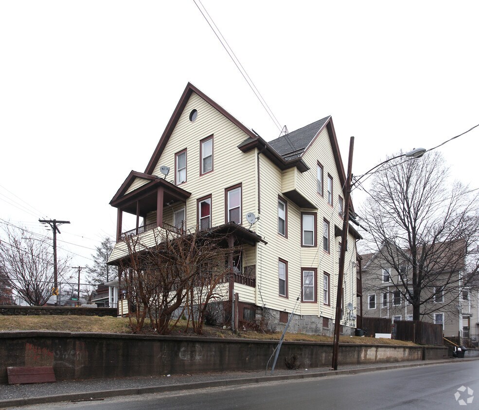 Primary Photo - 126-128 Walnut St