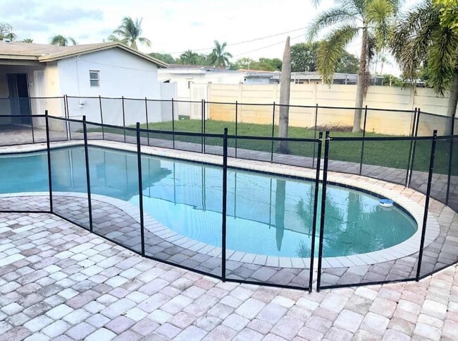 Building Photo - 5424 Jefferson St