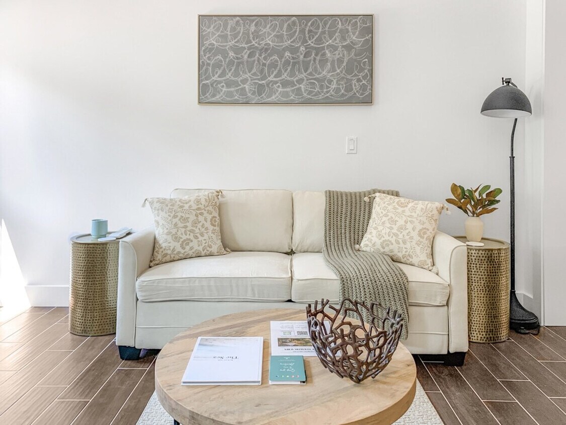 Foto principal - 3355 Saratoga Rd