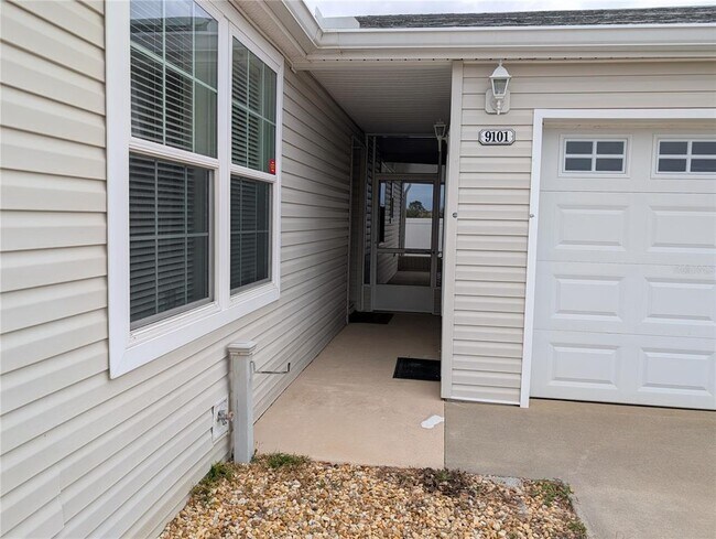 Building Photo - 9101 Fairway Loop