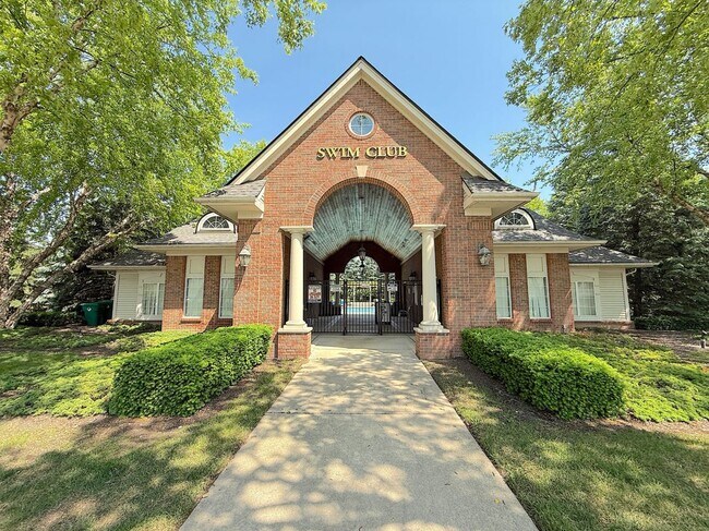 Foto del edificio - 14201 Chesapeake Cir