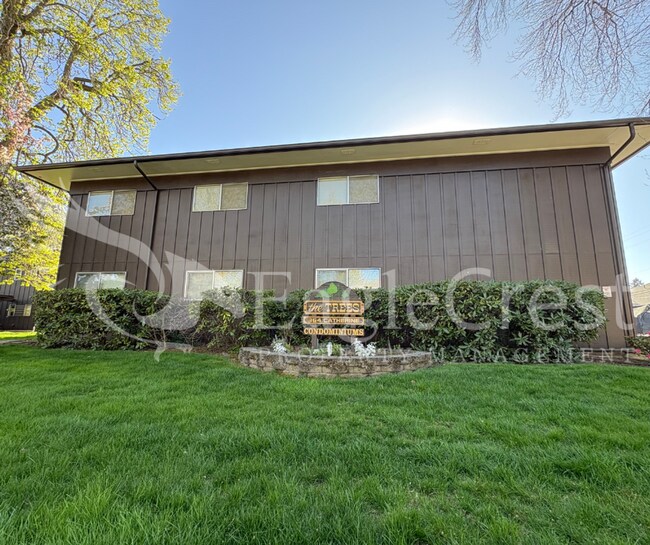 Foto del edificio - Convenient 3 Bedroom 2 Bathroom Condo Living With POOL Access