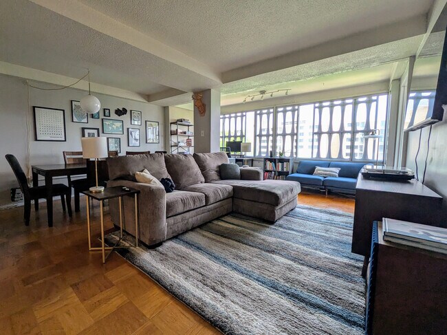 Livingroom - 1301 Delaware Ave SW