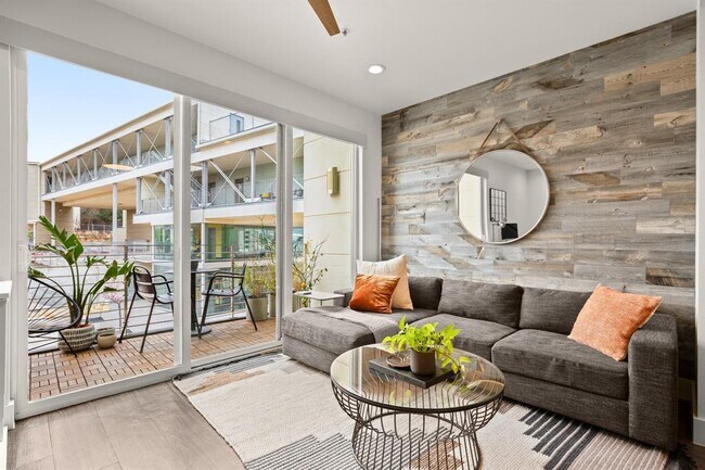 Foto del edificio - 604 N Bluff Dr