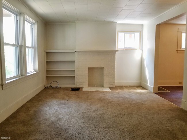 Building Photo - 2 br, 1 bath Duplex - 371 Hulton Road