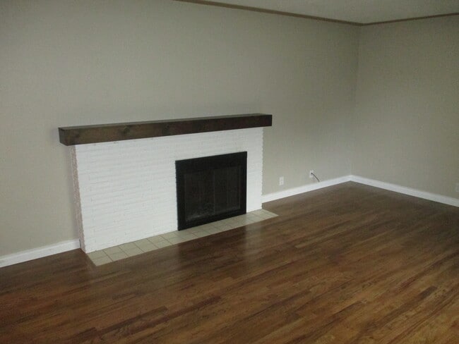 Building Photo - Large Three Bedroom Home in Keizer