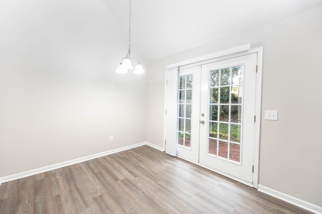 Foto del edificio - Coming Soon! Spacious 3 Bedroom 2 Bath!