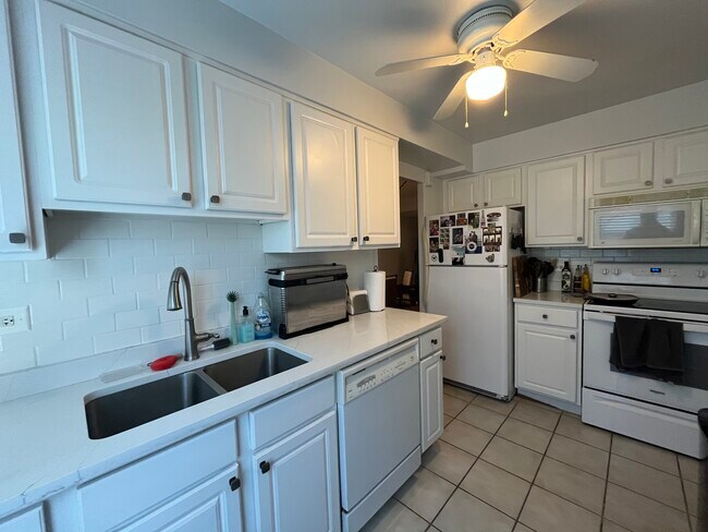 Foto del edificio - 6030 N Sheridan Rd