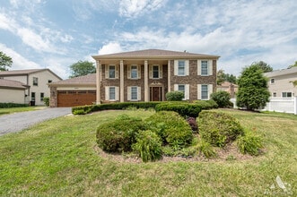 Building Photo - 2603 Old Mill Ln
