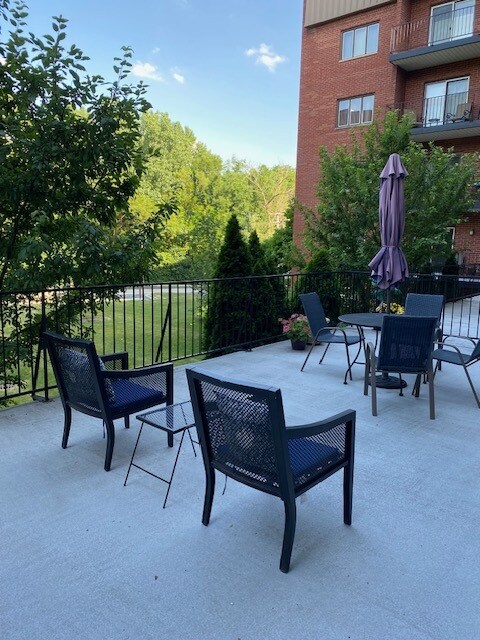 Foto del edificio - 129 Acacia Cir