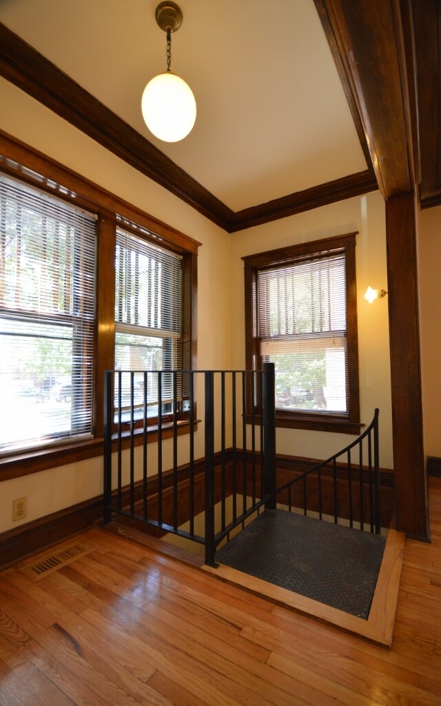 Foto del edificio - 1342 W Waveland Ave