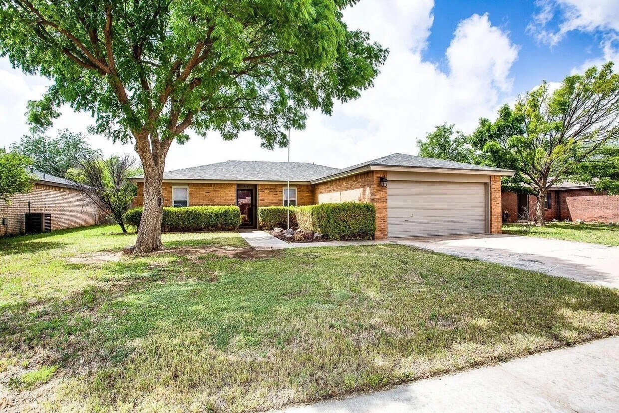 Foto principal - 3615 103rd St