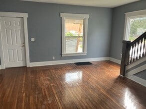 Building Photo - 402 E Market St
