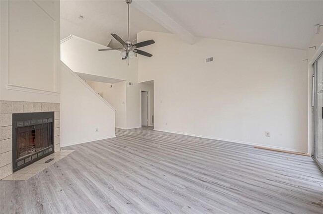Building Photo - 9323 Spindlewood Dr