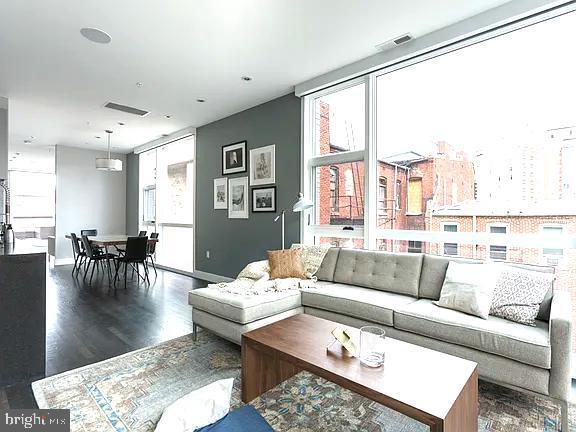 Foto principal - 819 6th St NW