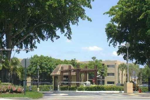 Foto del edificio - 8075 SW 107th Ave