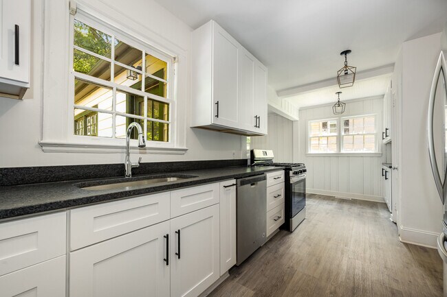 Foto del edificio - 2035 Chesterfield Ave