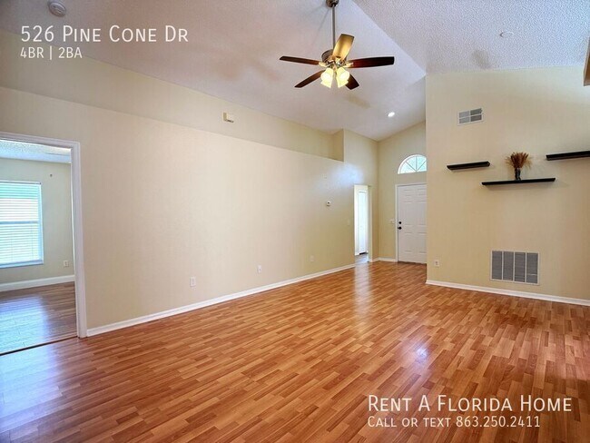 Building Photo - 526 Pine Cone Dr