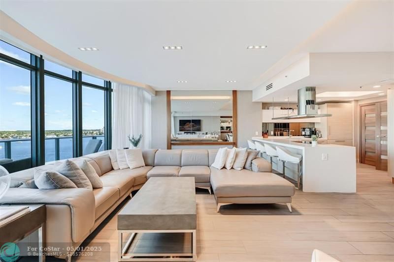 Primary Photo - 17301 Biscayne Blvd