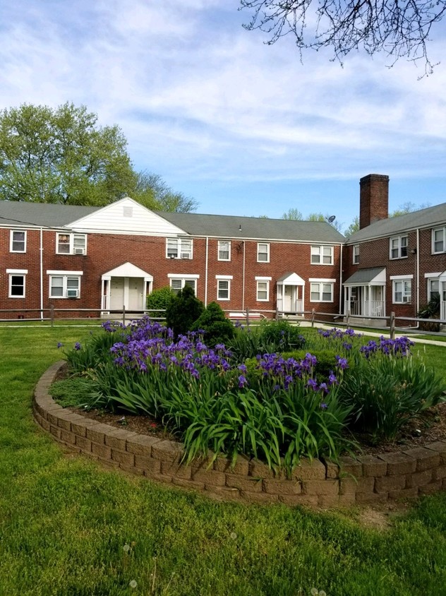 Warner Village Apartments Hamilton Nj