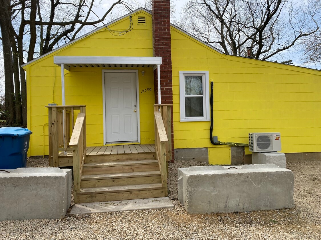 1209 Walnut Ave, Dixon, IL 61021 House Rental in Dixon, IL