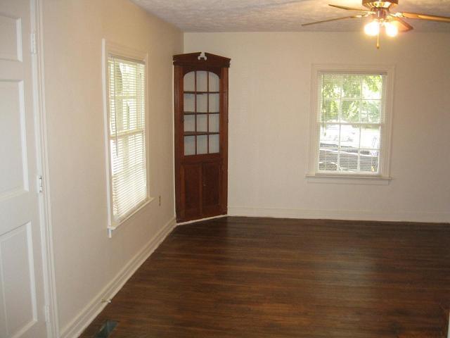 Building Photo - Beautiful Cape Cod home with large fenced ...