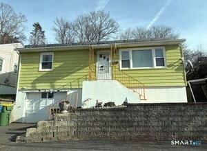 Building Photo - 48 Gates Ave