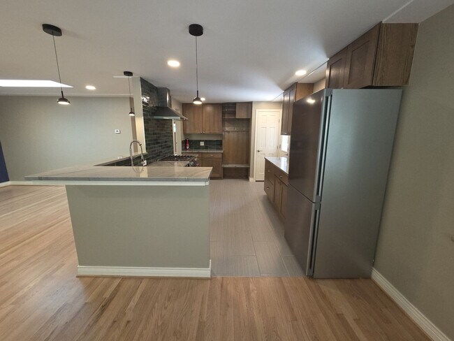 Foto del edificio - 3 Bed 1 Bath Fully Remodeled Denver Gem