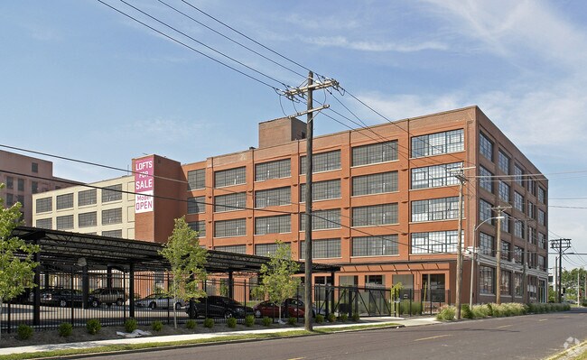 Vista desde la calle S Sarah - West End Lofts
