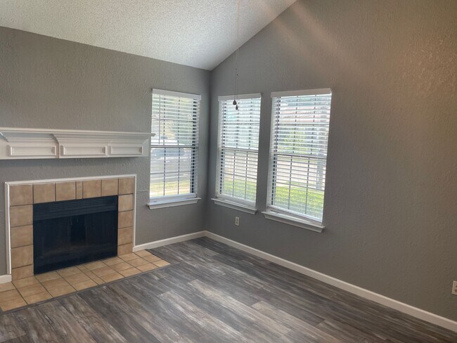 Foto del edificio - Balch Springs  2-Story Tudor