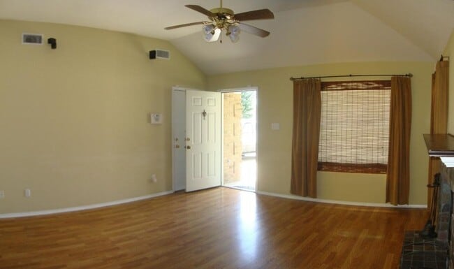 Building Photo - 3-Bedroom House for Rent in Killeen