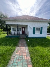 Building Photo - 751 22nd Ave N