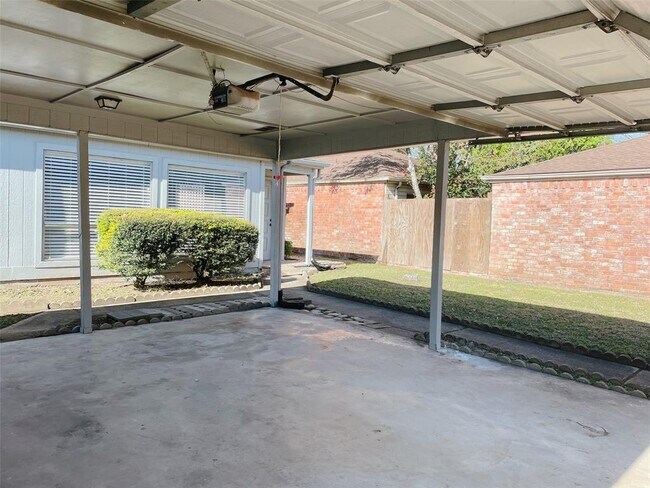 Foto del edificio - 8706 Brummel Dr