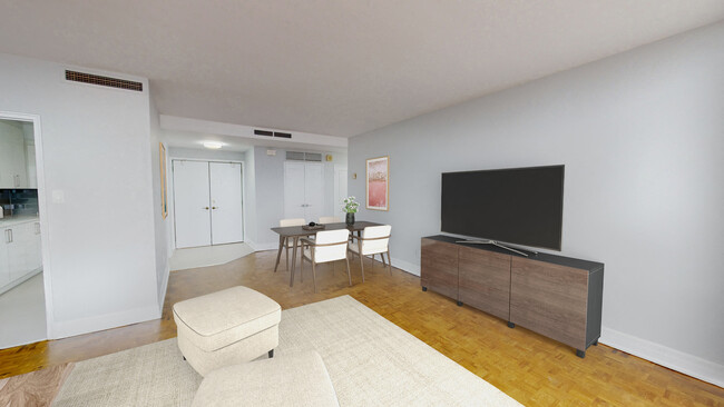 Building Photo - 400 Walmer Road
