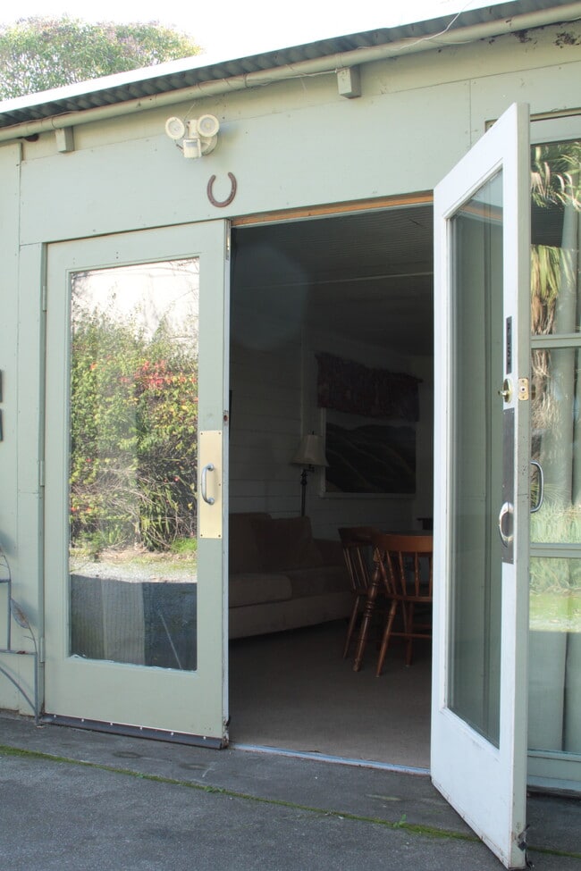 Foto del edificio - 1584 North St