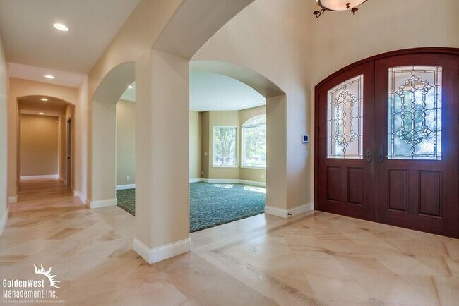 Building Photo - Luxury 4Bdm 4.5Ba Dream Home w/Wine Cellar...