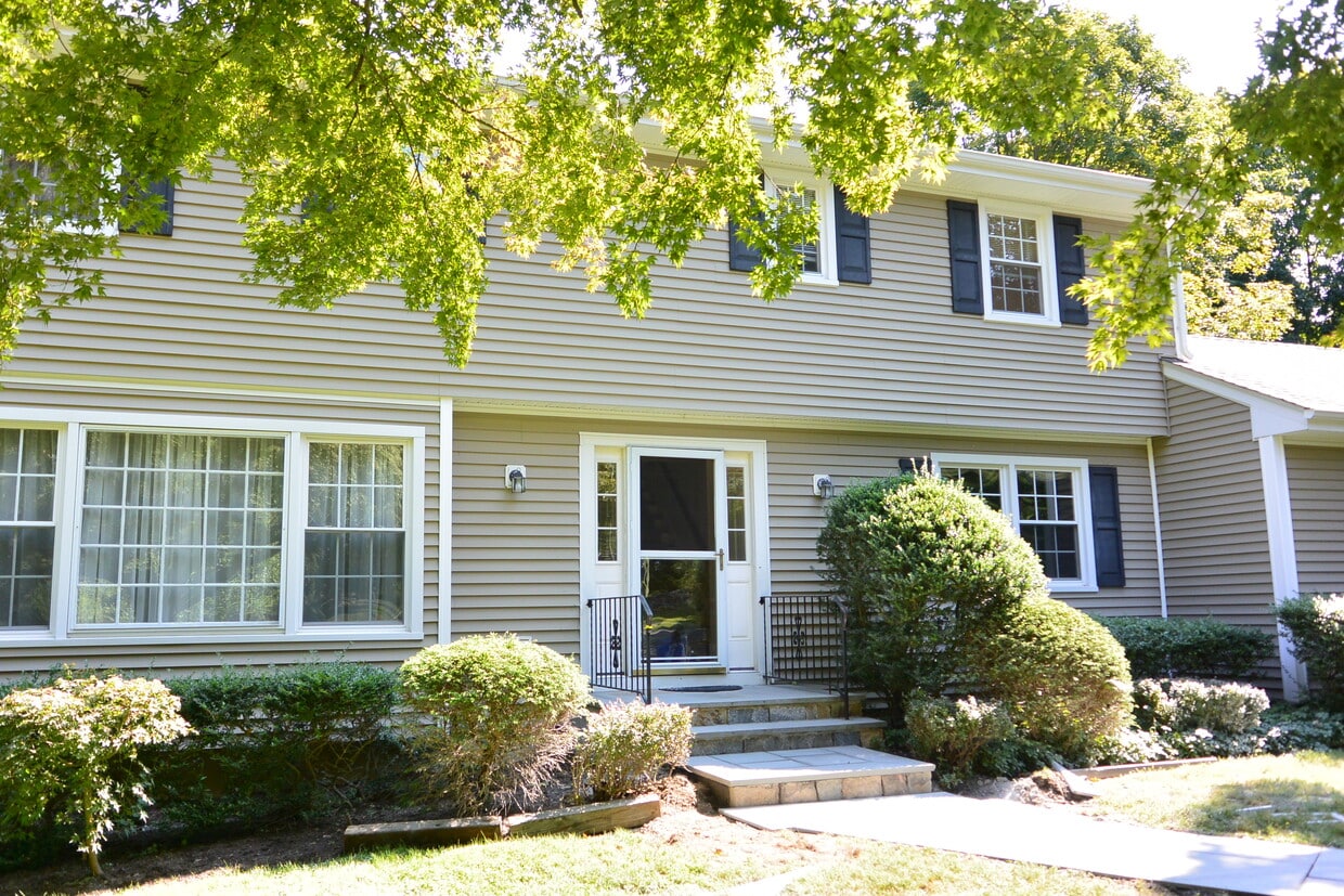 11 Hickory Dr, New Canaan, CT 06840 House for Rent in New Canaan, CT