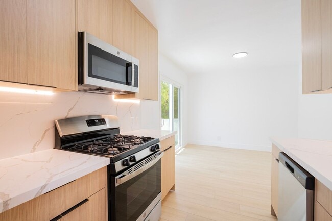 Building Photo - 3729 Glendon Ave