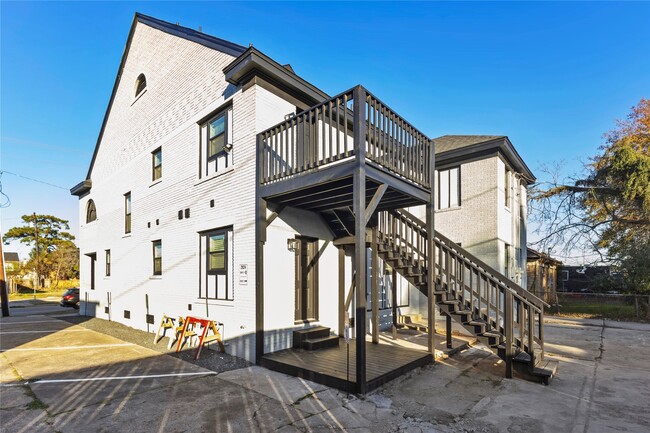 Building Photo - 2824 Blodgett St