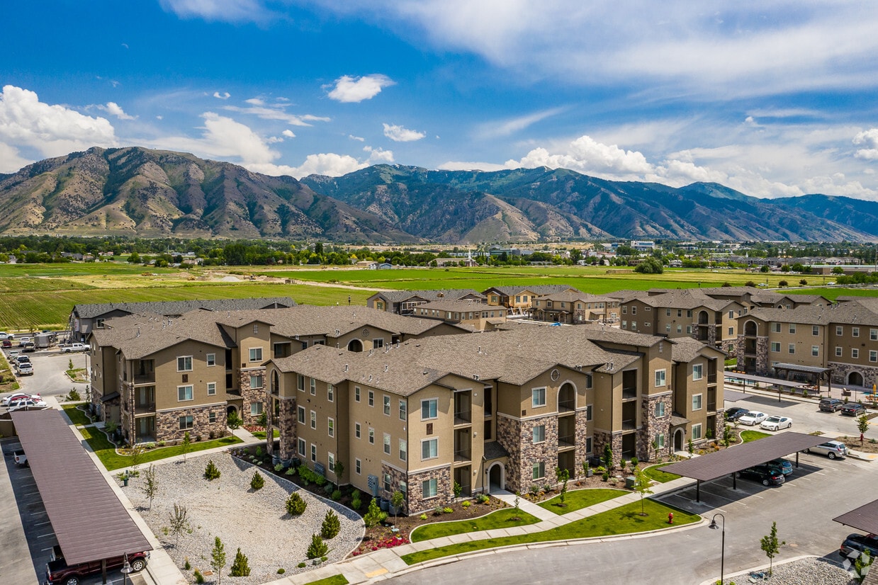 Four Seasons Apartments & Townhomes Apartments in North Logan, UT
