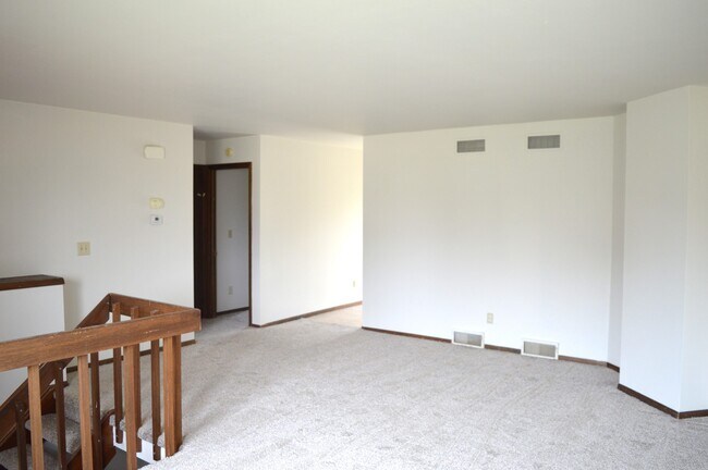 Foto del edificio - 2646 Osmundsen Rd
