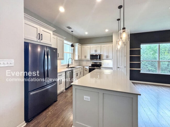Building Photo - 14941 Running Deer Trail