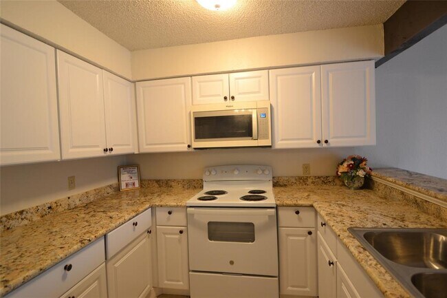 Foto del edificio - 12988 Greenway Chase Ct
