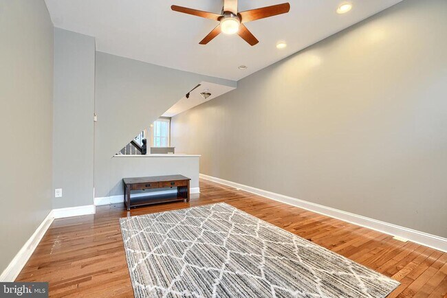 Foto del edificio - 131 N Patterson Park Ave