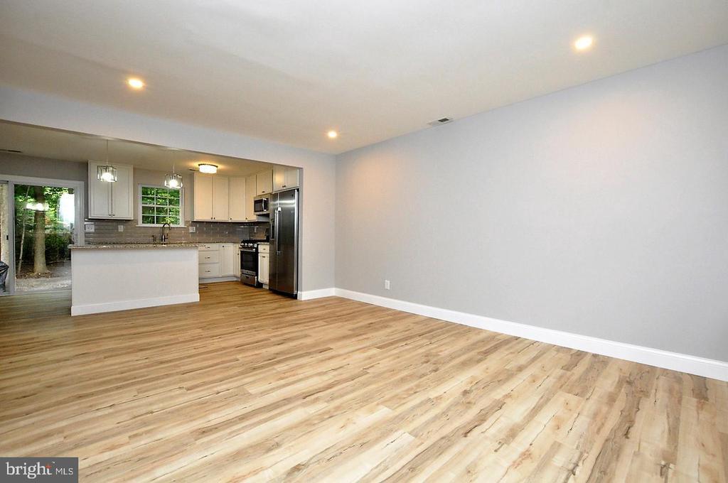 Primary Photo - 9 Regent Ct