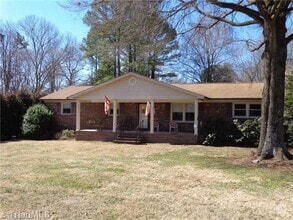 Building Photo - 311 Island Dr