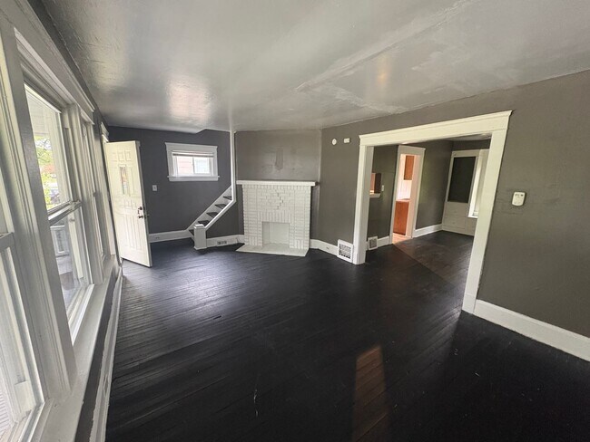 Building Photo - 14813 Alder Ave