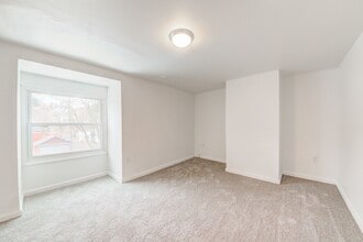 Building Photo - 744 Proctor Wy