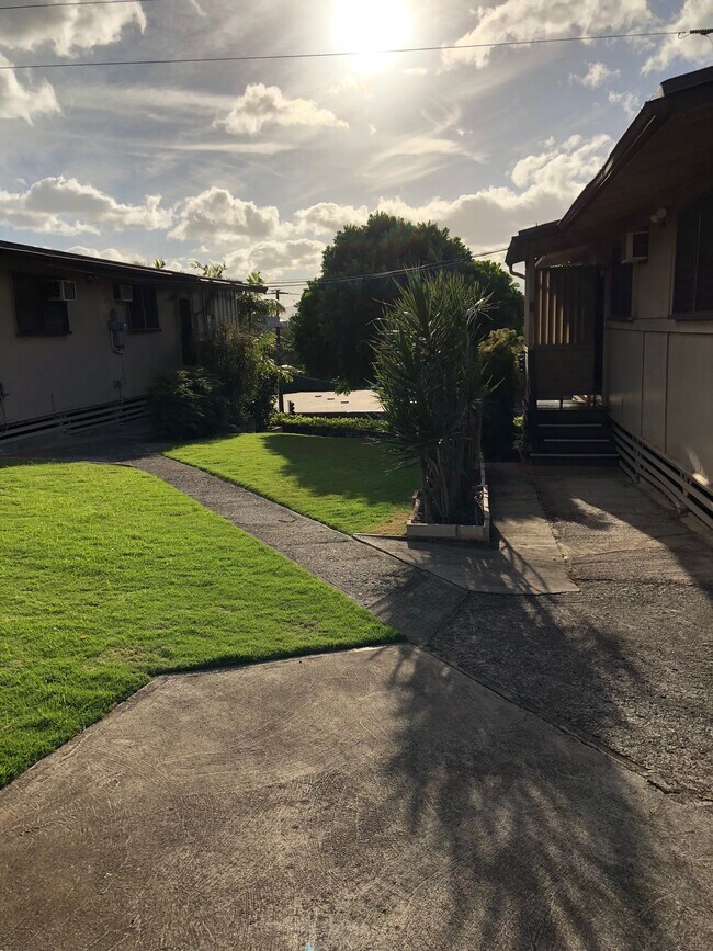 Foto del edificio - 99-144 Lilia Pl